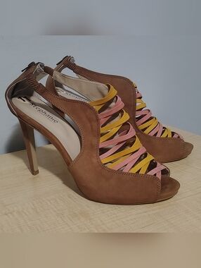 **WEEKEND FLASH SALE** 04/11-04/12.    Heels